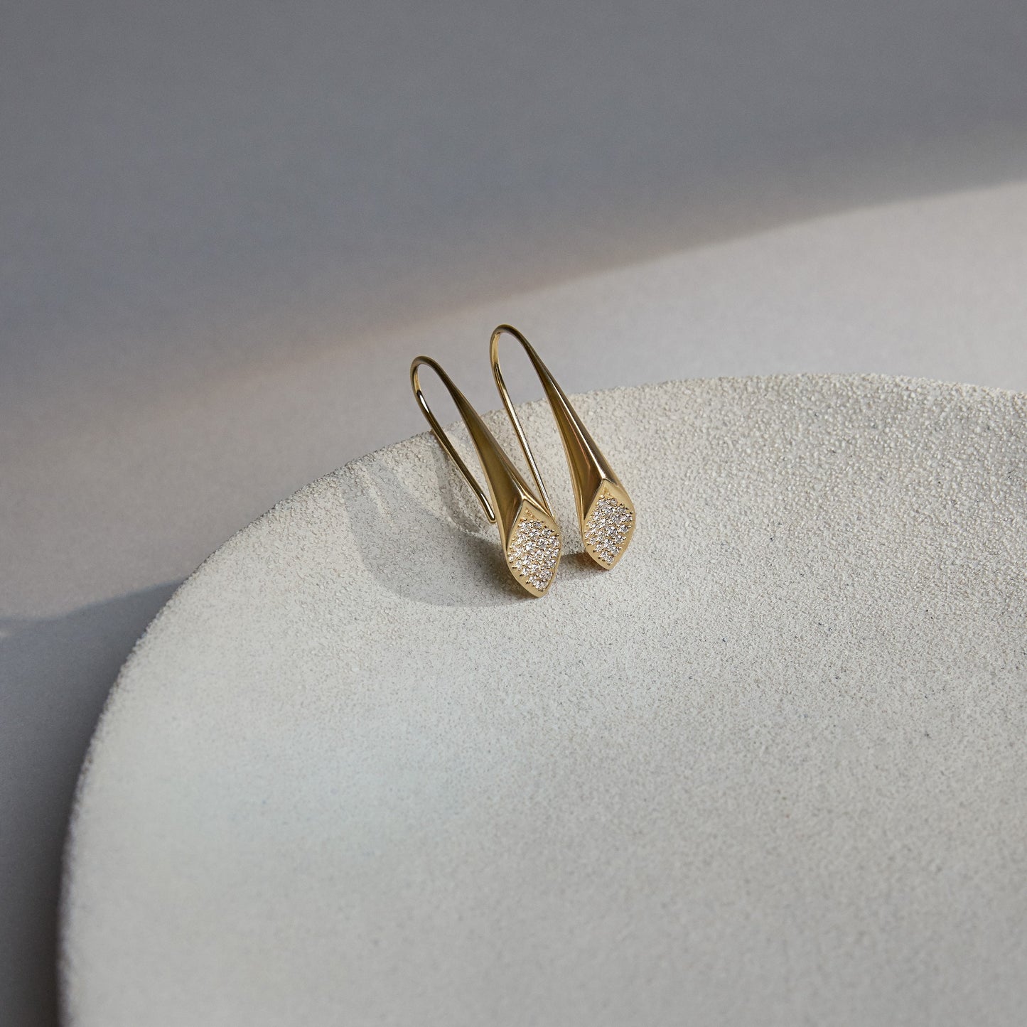 Organic Pendant Earrings in 18K Gold with Diamonds