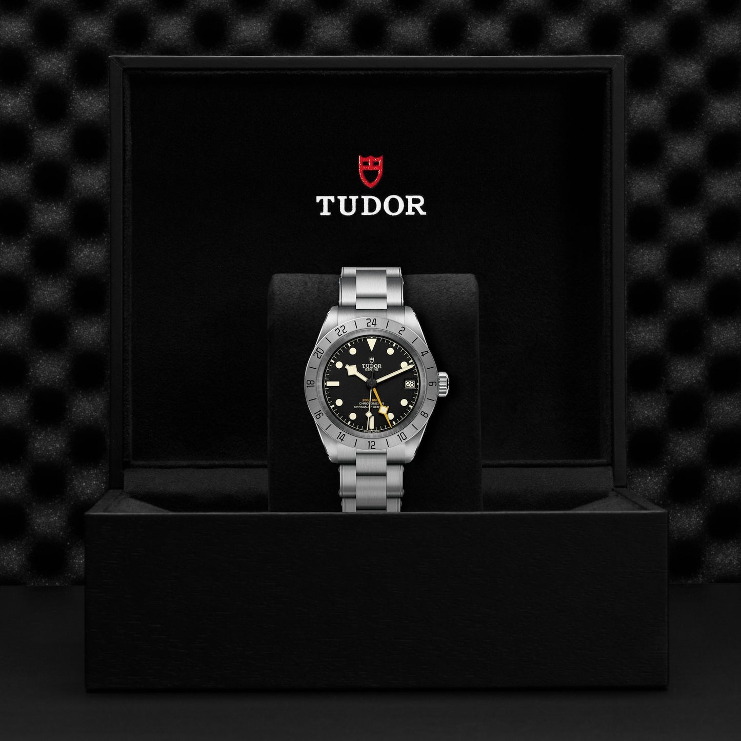 TUDOR BLACK BAY PRO M79470-0001