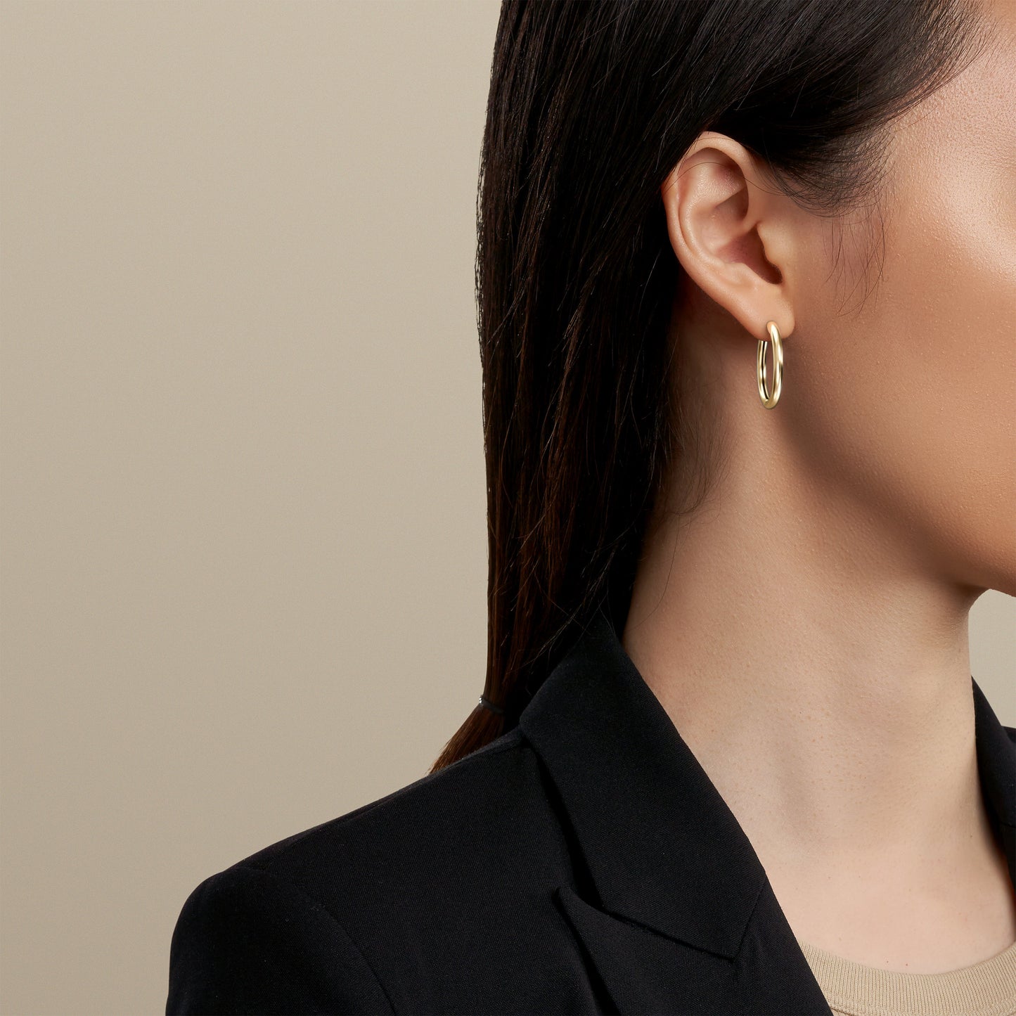 Essential Huggie Hoop Earrings in 14K Gold